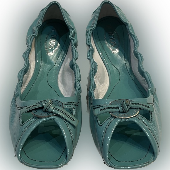 Tod’s Turqoise Patent Leather Ballet Flats - Picture 2 of 2
